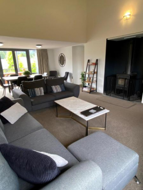*** LAKE VILLA 467 ***